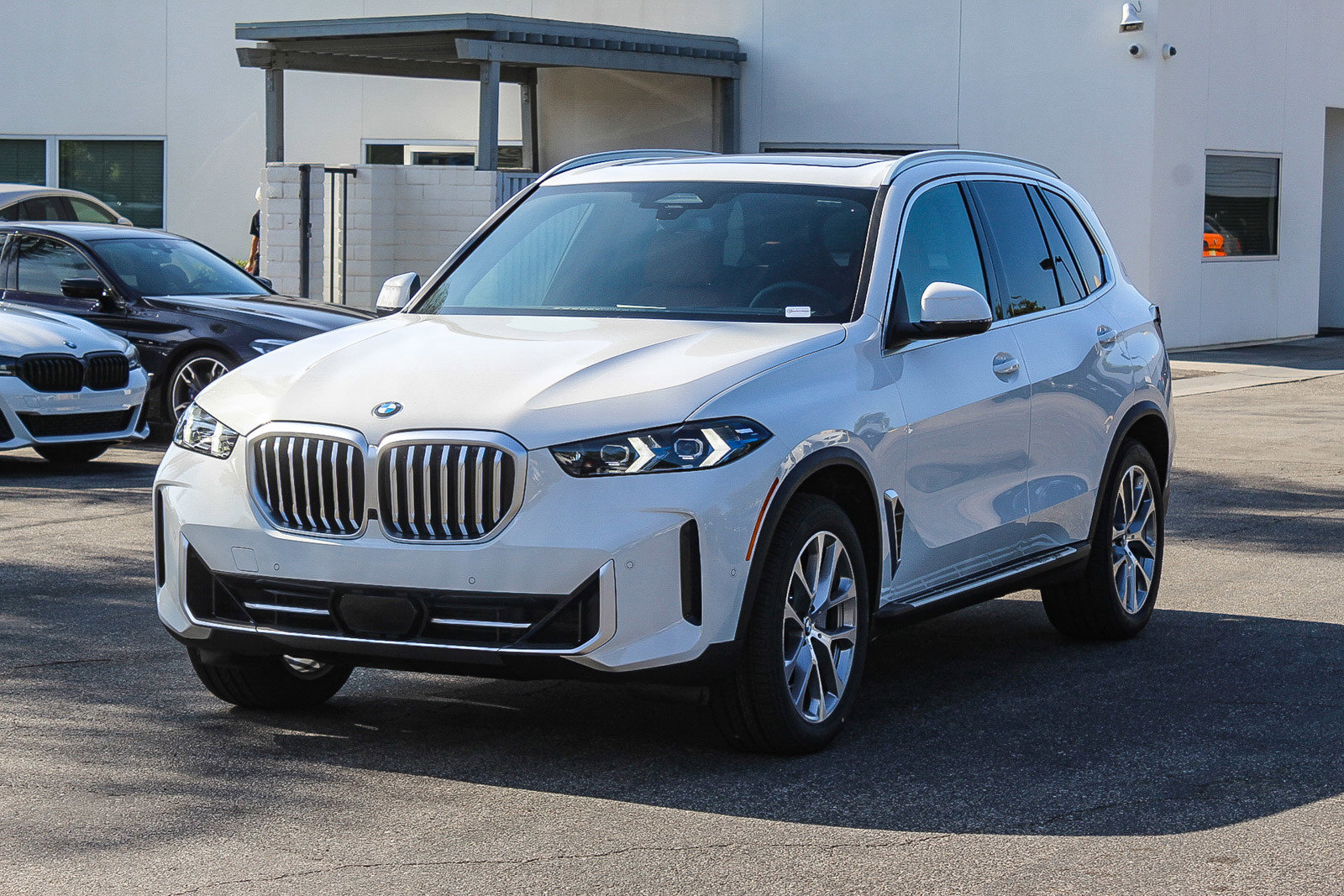 New 2026 BMW X5 xDrive40i w/ Climate Comfort Package image 3