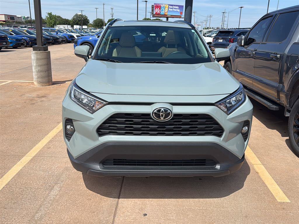 Used 2021 Toyota RAV4 XLE Premium AWD/4WD image 9