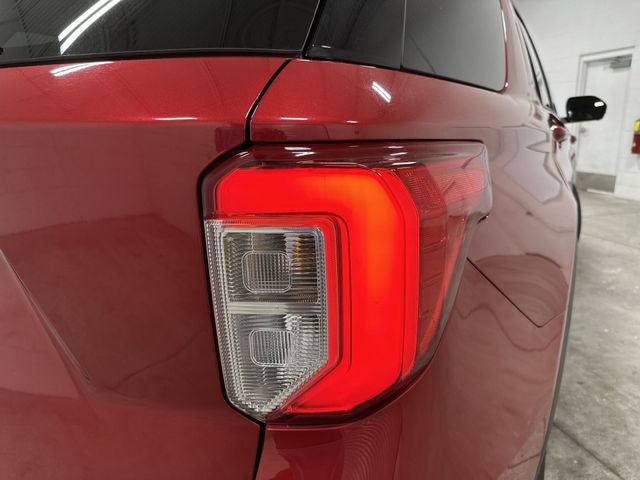 Used 2020 Ford Explorer Platinum w/ Premium Technology Package AWD/4WD image 23