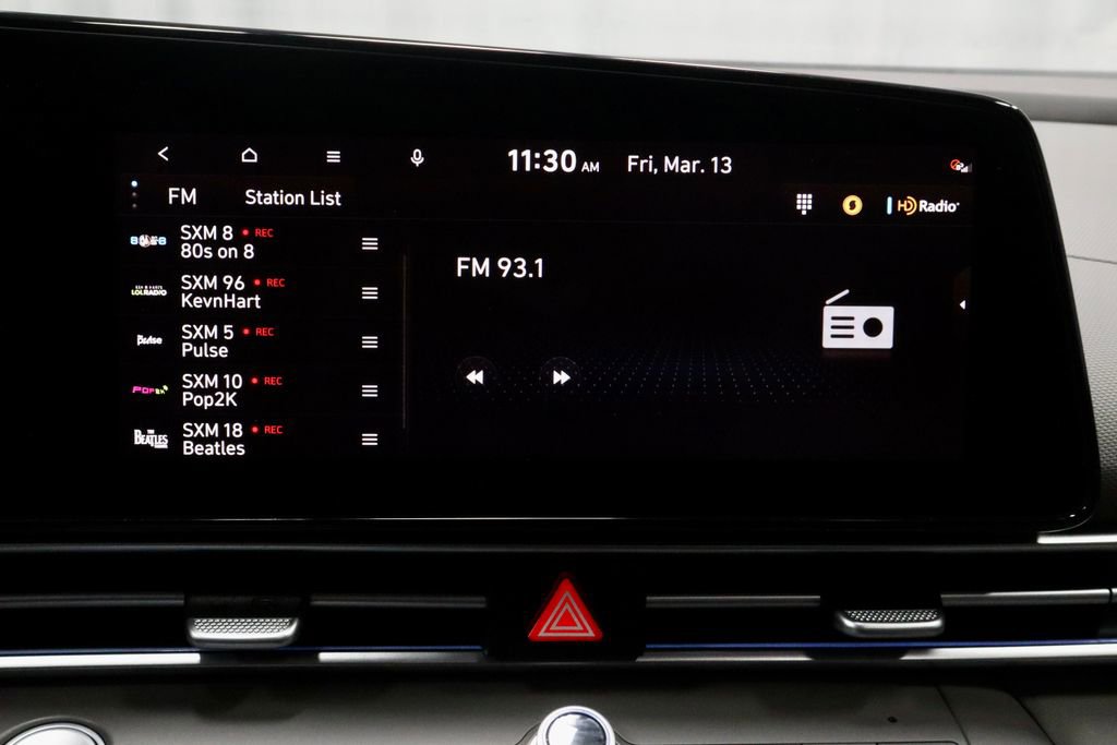 Certified 2025 Hyundai Elantra SEL image 4