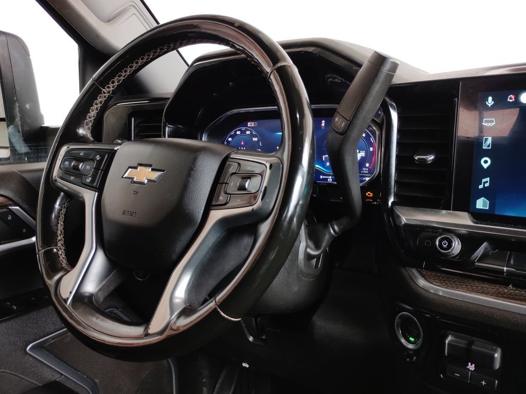Used 2025 Chevrolet Silverado 2500 LT AWD/4WD image 30