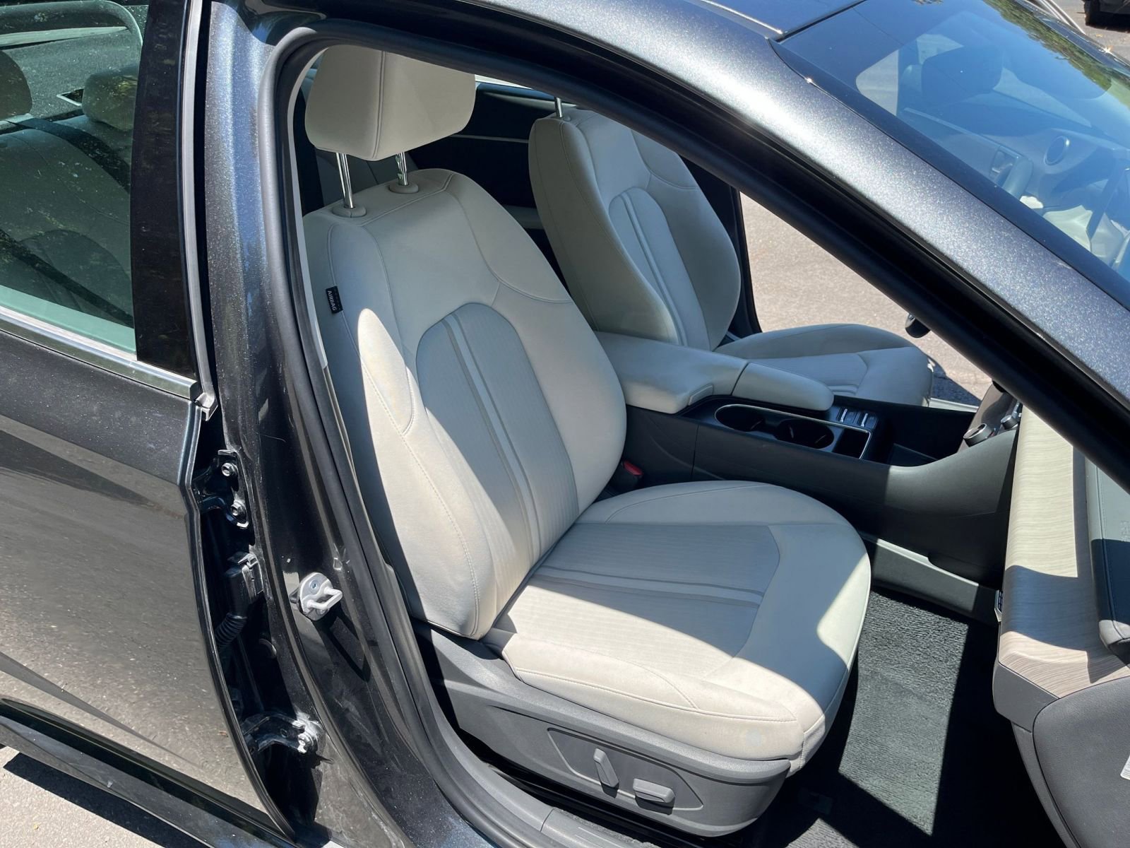 Used 2025 Hyundai Sonata SEL FWD image 36