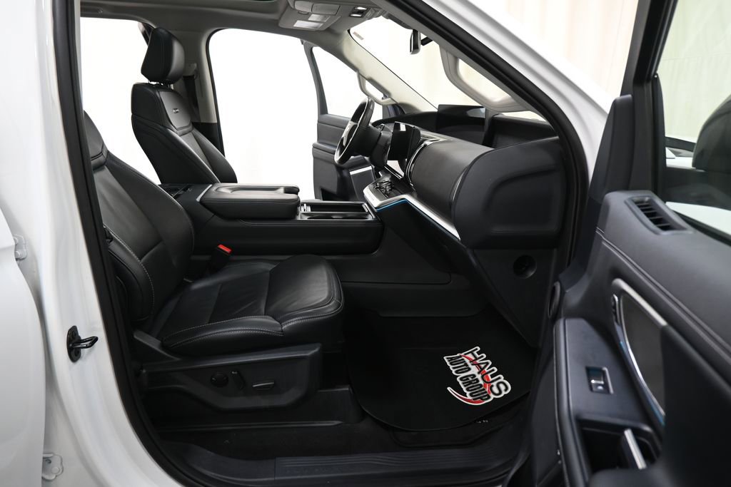 Used 2025 Ford Expedition Max Platinum image 7