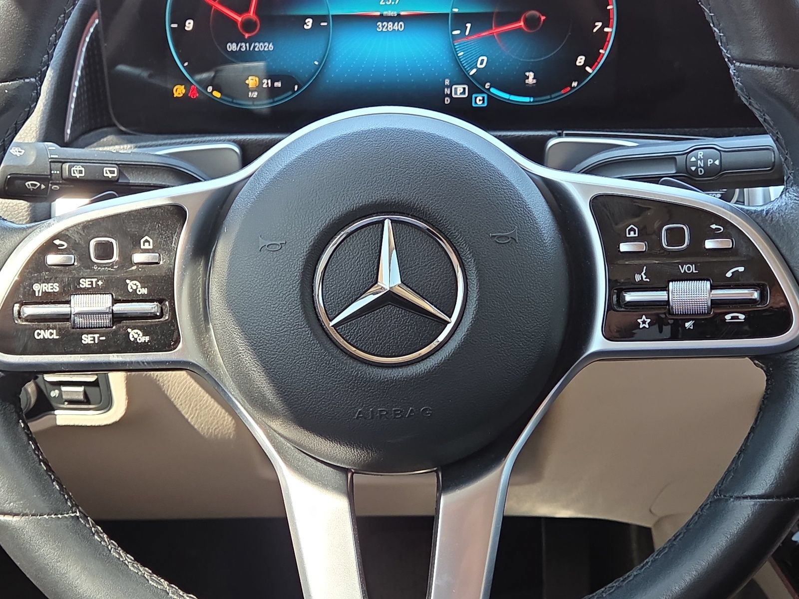 Used 2022 Mercedes-Benz GLB 250 4MATIC w/ Premium Package Lite image 30