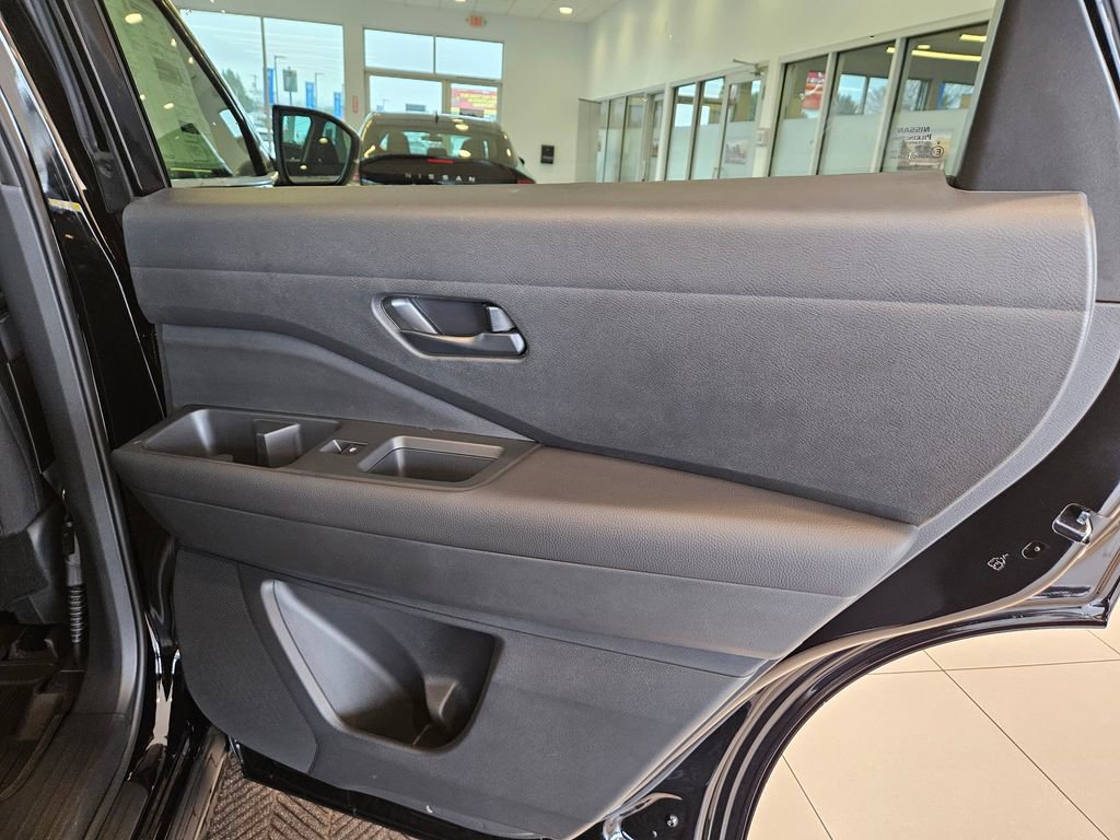 New 2025 Nissan Pathfinder SV w/ Black Appearance Package AWD/4WD image 28