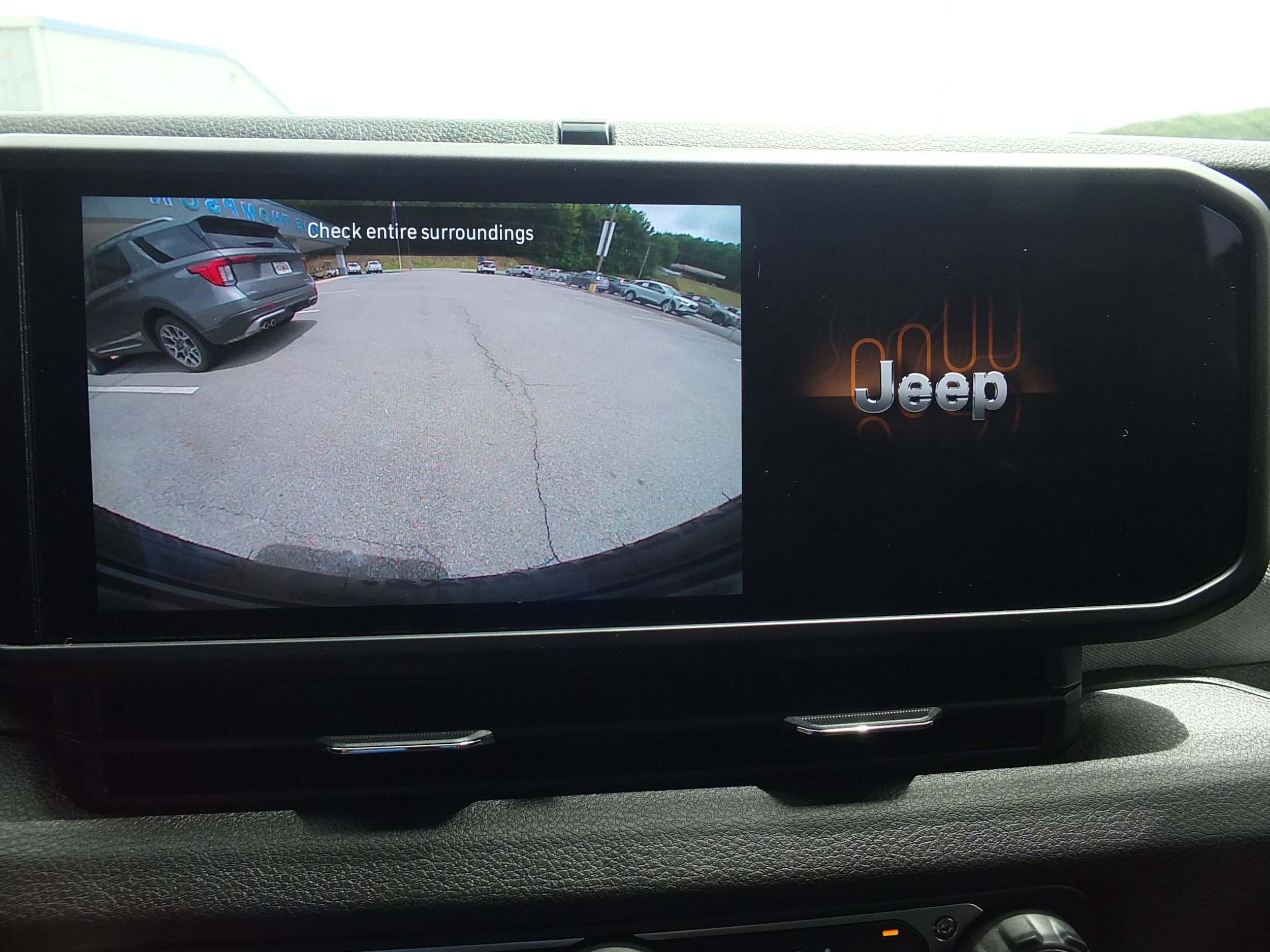 Used 2025 Jeep Wrangler Sport AWD/4WD image 25