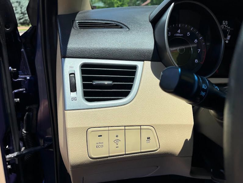 Used 2013 Hyundai Elantra GLS FWD image 11