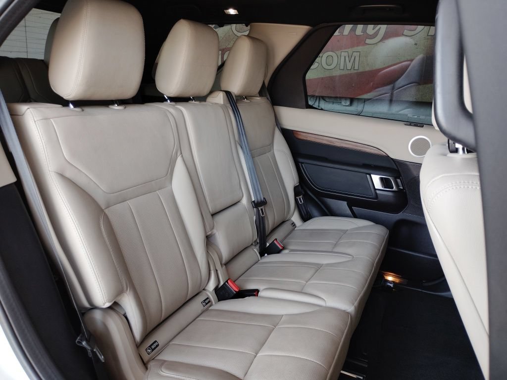 Used 2019 Land Rover Discovery HSE AWD/4WD image 18