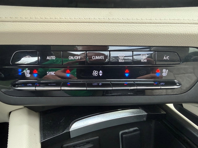 Used 2022 Buick Envision Avenir w/ Technology Package II image 30