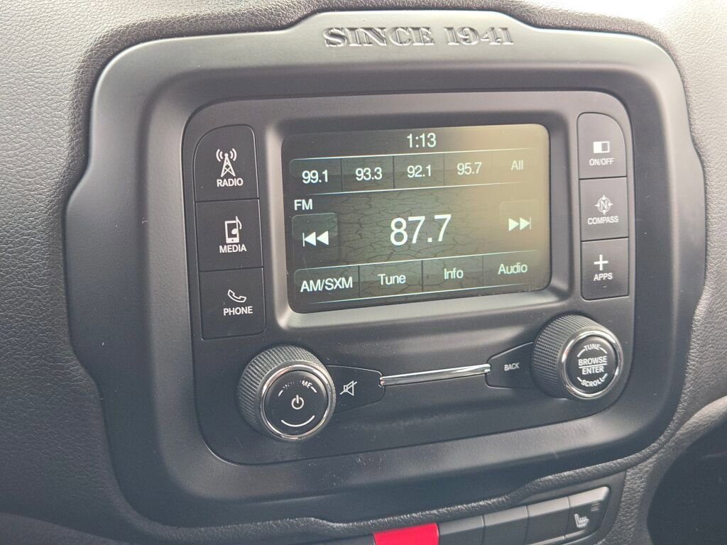 Used 2017 Jeep Renegade Latitude w/ Cold Weather Group image 23