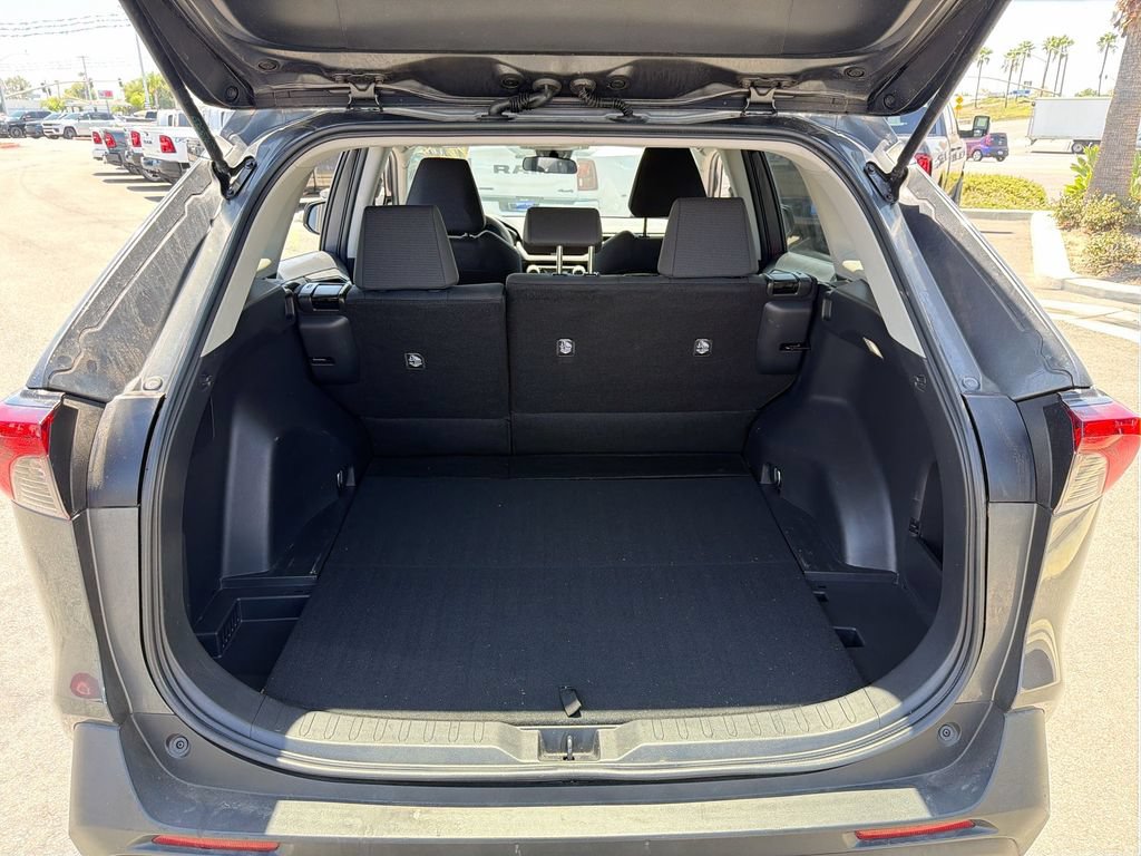 Used 2023 Toyota RAV4 LE FWD image 19