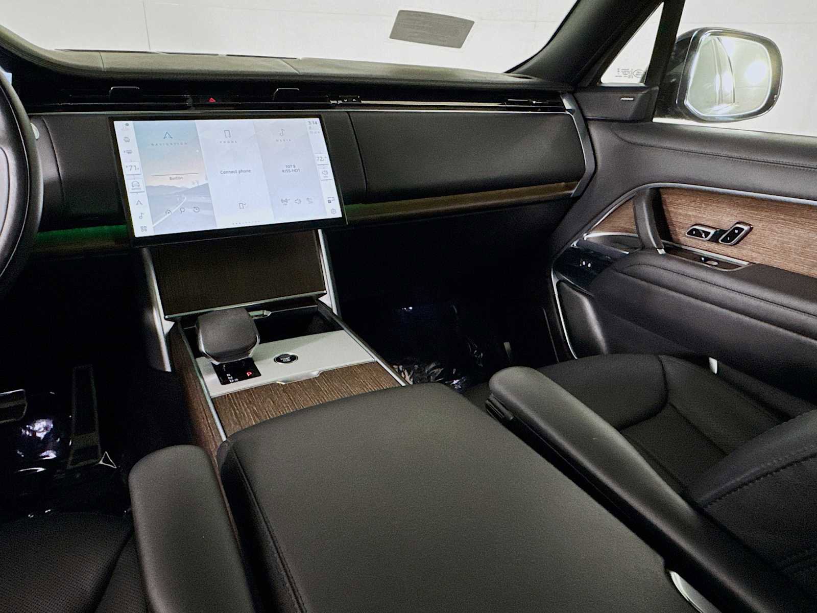 Used 2024 Land Rover Range Rover SE image 24