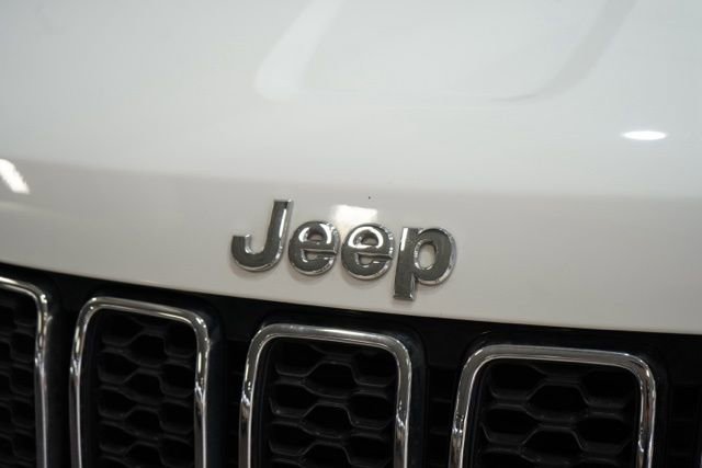 Used 2022 Jeep Grand Cherokee Laredo X image 11