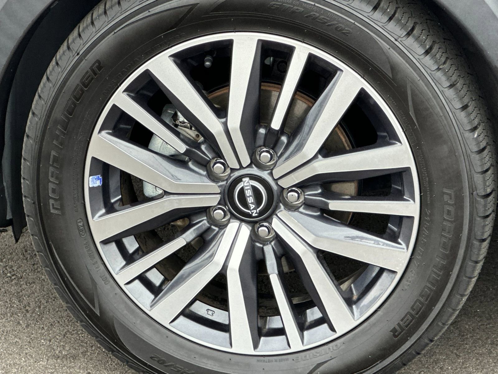 Used 2022 Nissan Kicks SV FWD image 29