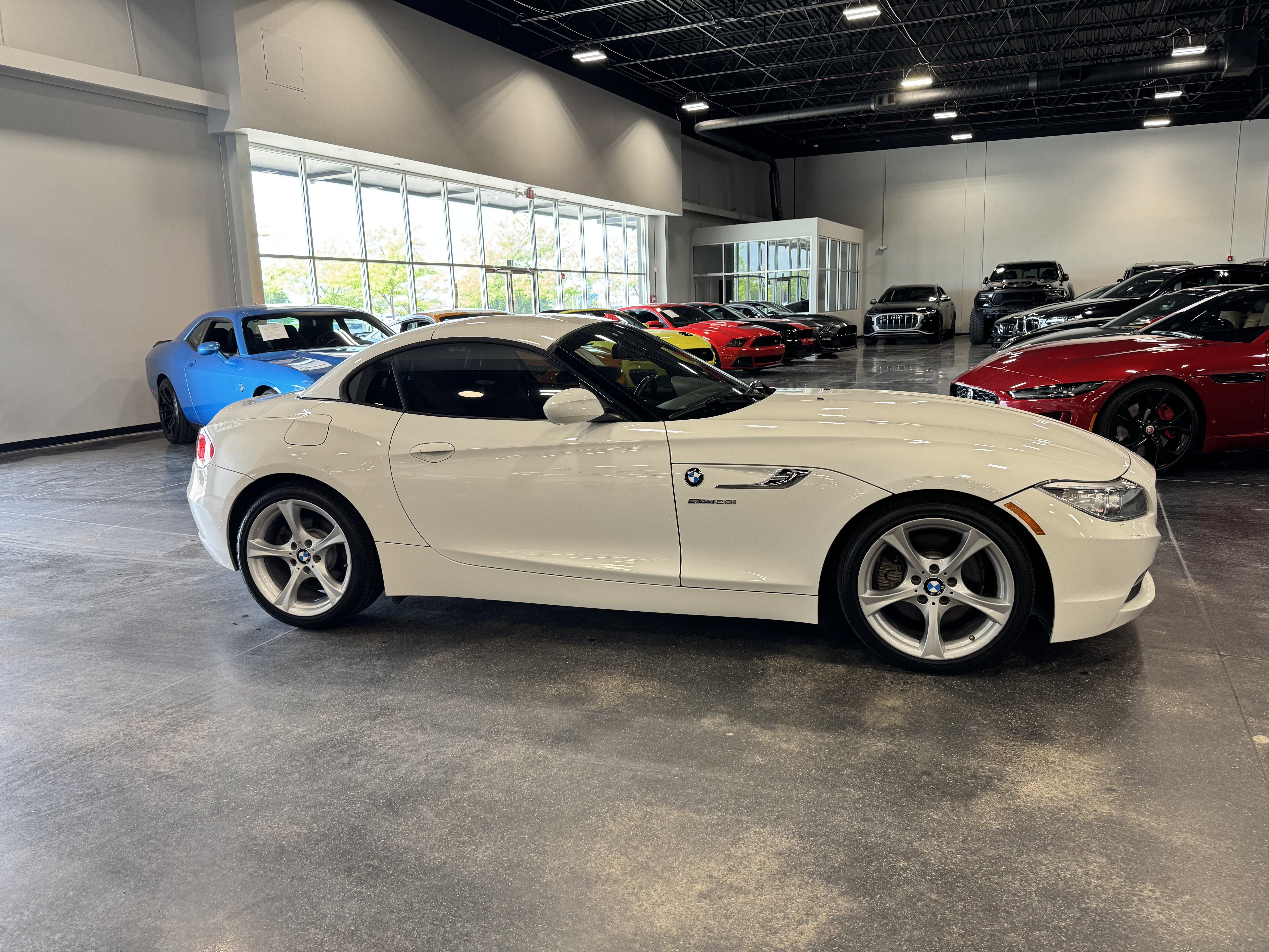 Used 2016 BMW Z4 sDrive28i w/ Technology Package image 2