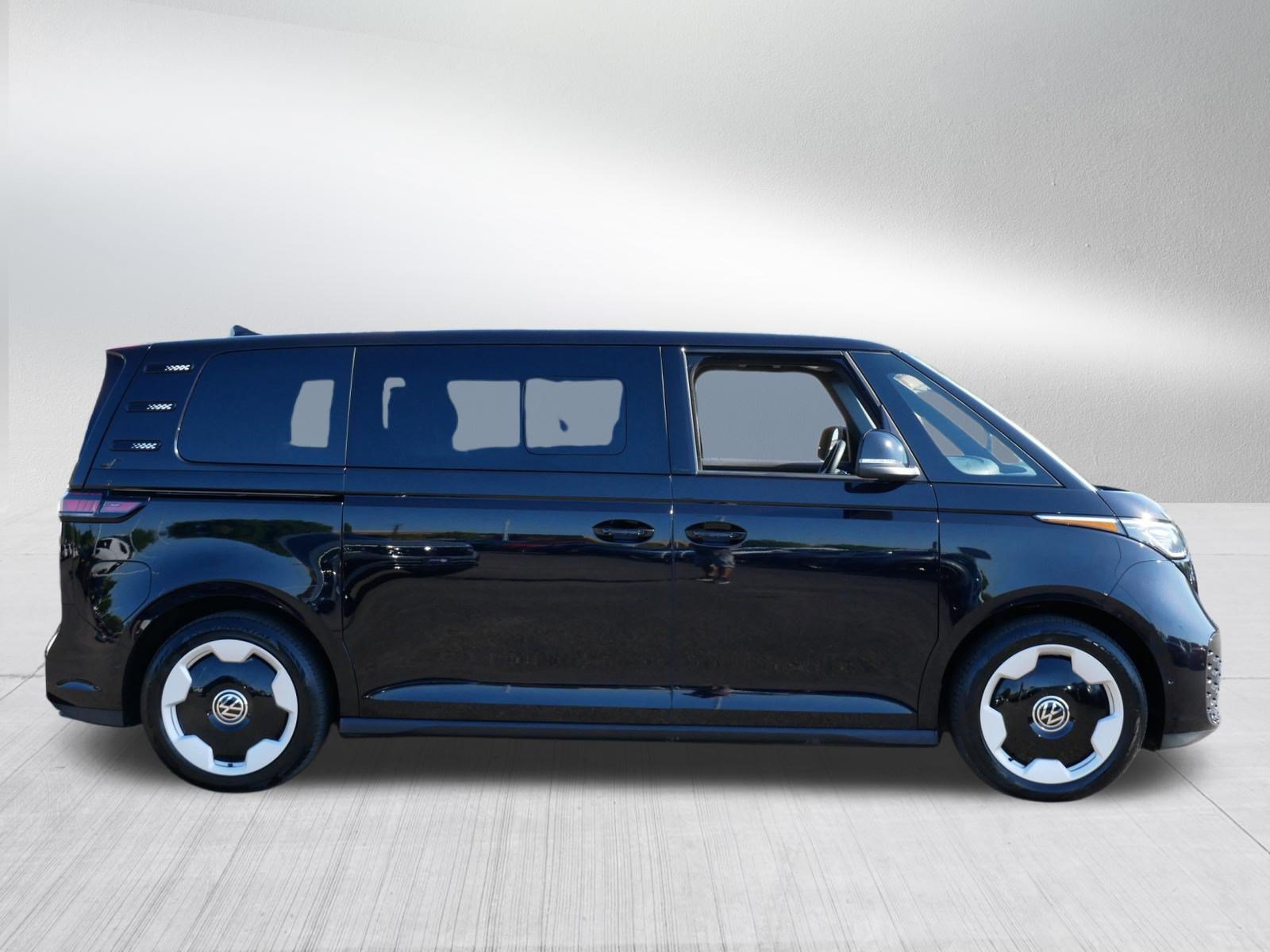 Certified 2025 Volkswagen ID. Buzz Pro S RWD image 8