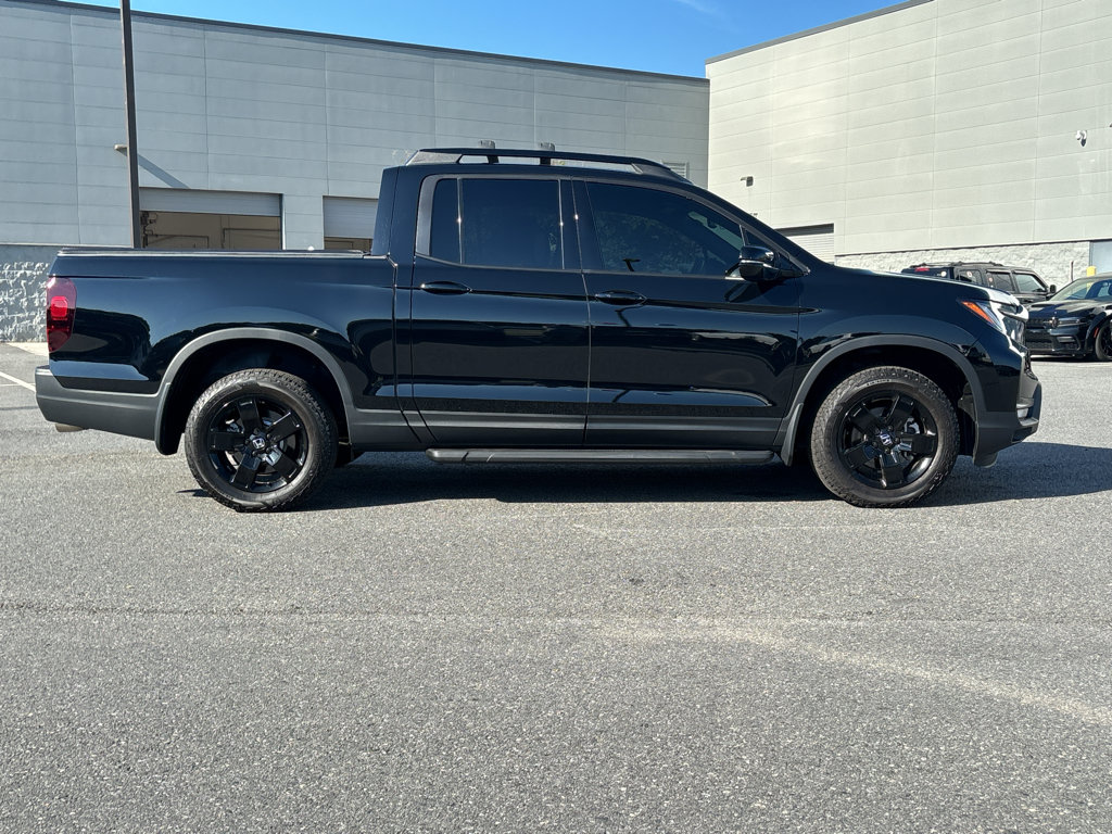 Used 2025 Honda Ridgeline Black Edition image 4