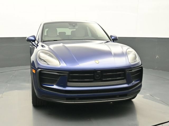 Certified 2025 Porsche Macan AWD/4WD image 26