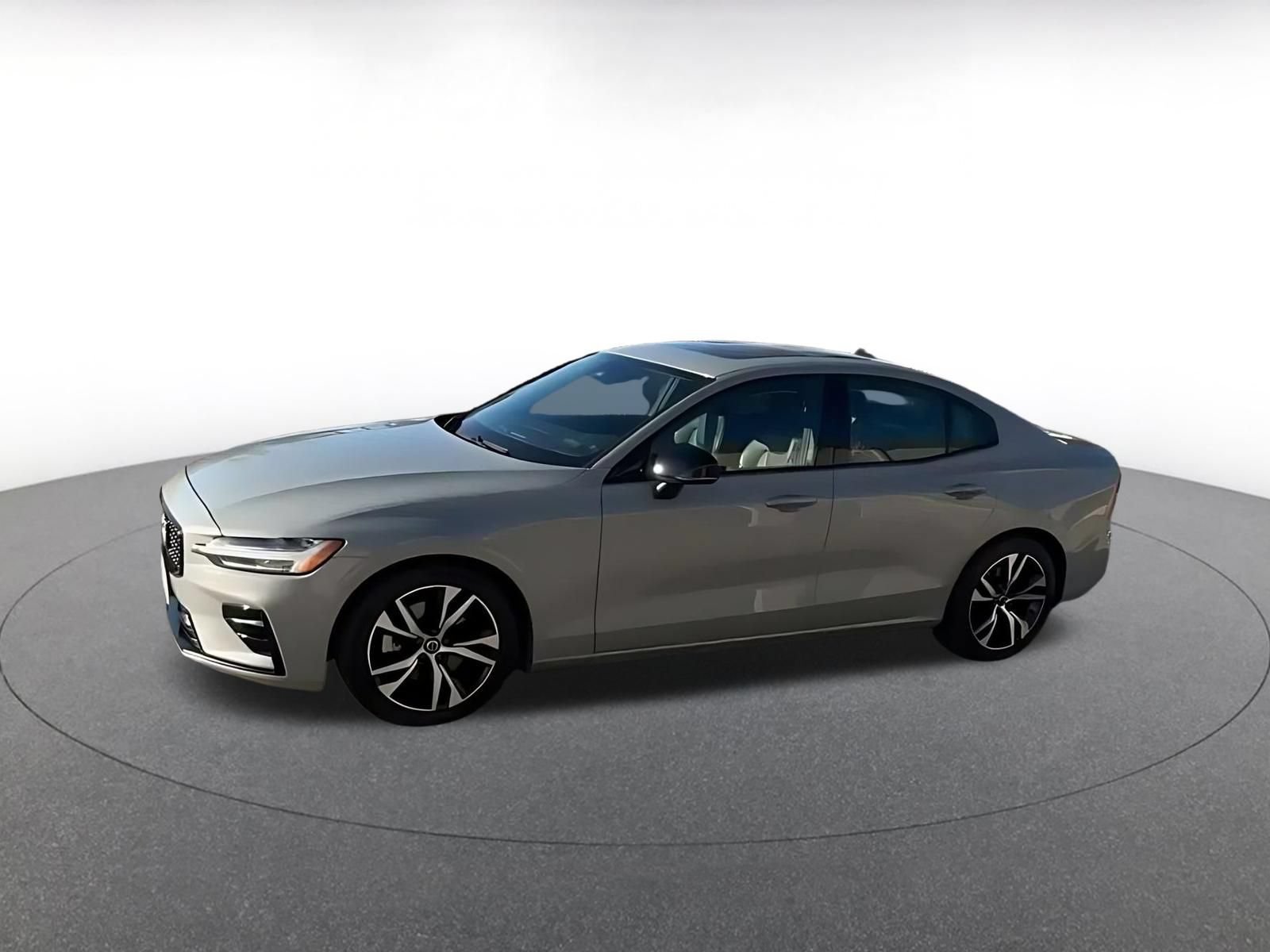 Used 2024 Volvo S60 B5 Core FWD image 7