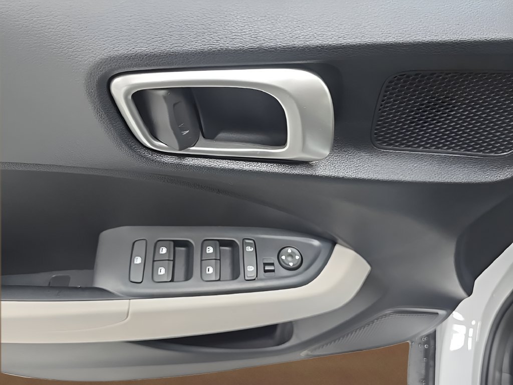 New 2026 Hyundai Venue SEL FWD image 12