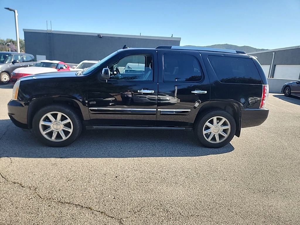 Used 2007 GMC Yukon Denali AWD/4WD image 1