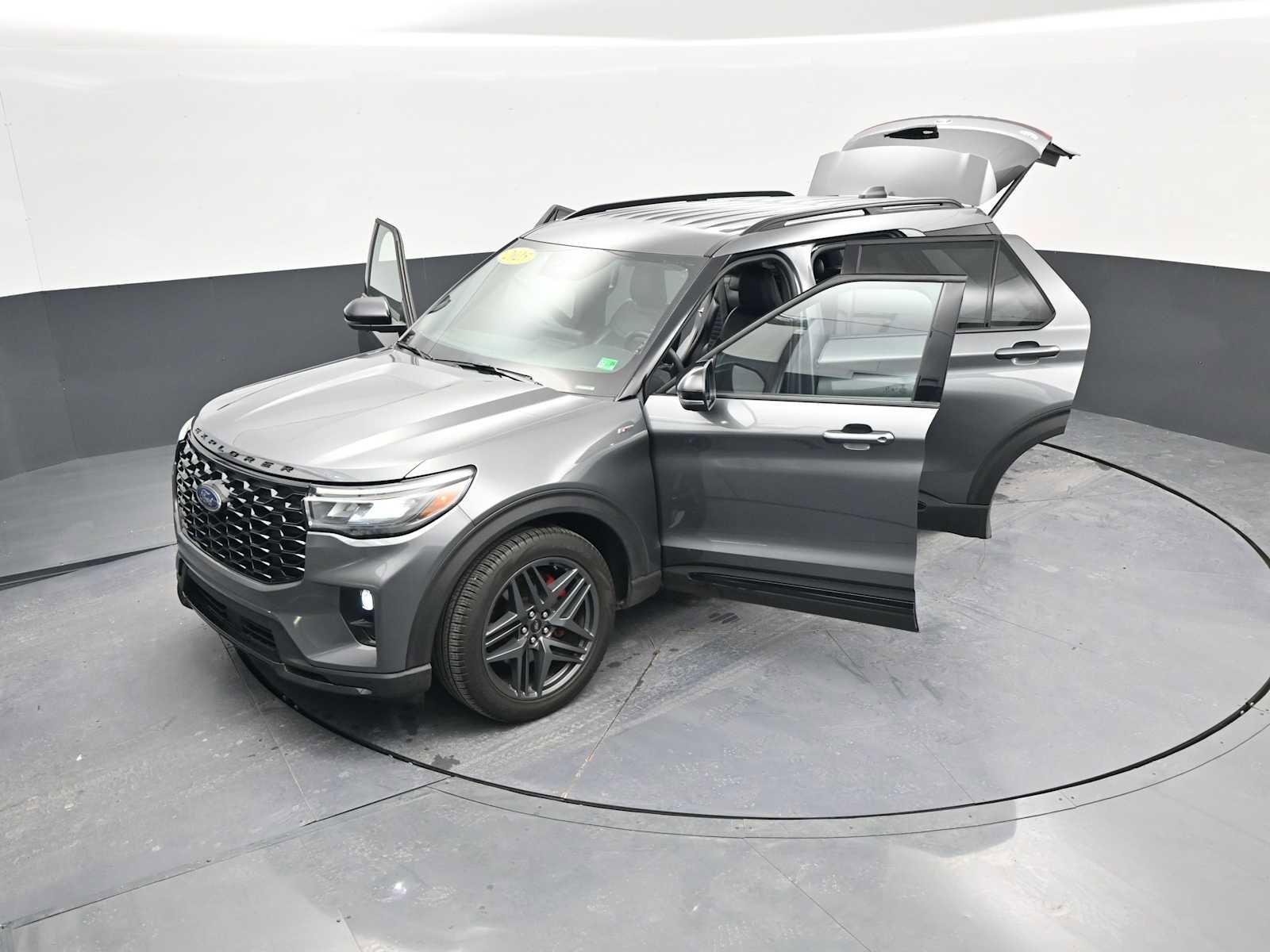 Used 2025 Ford Explorer ST-Line w/ ST-Line Street Pack image 46