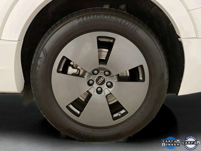 Used 2024 Audi Q8 e-tron Premium image 91