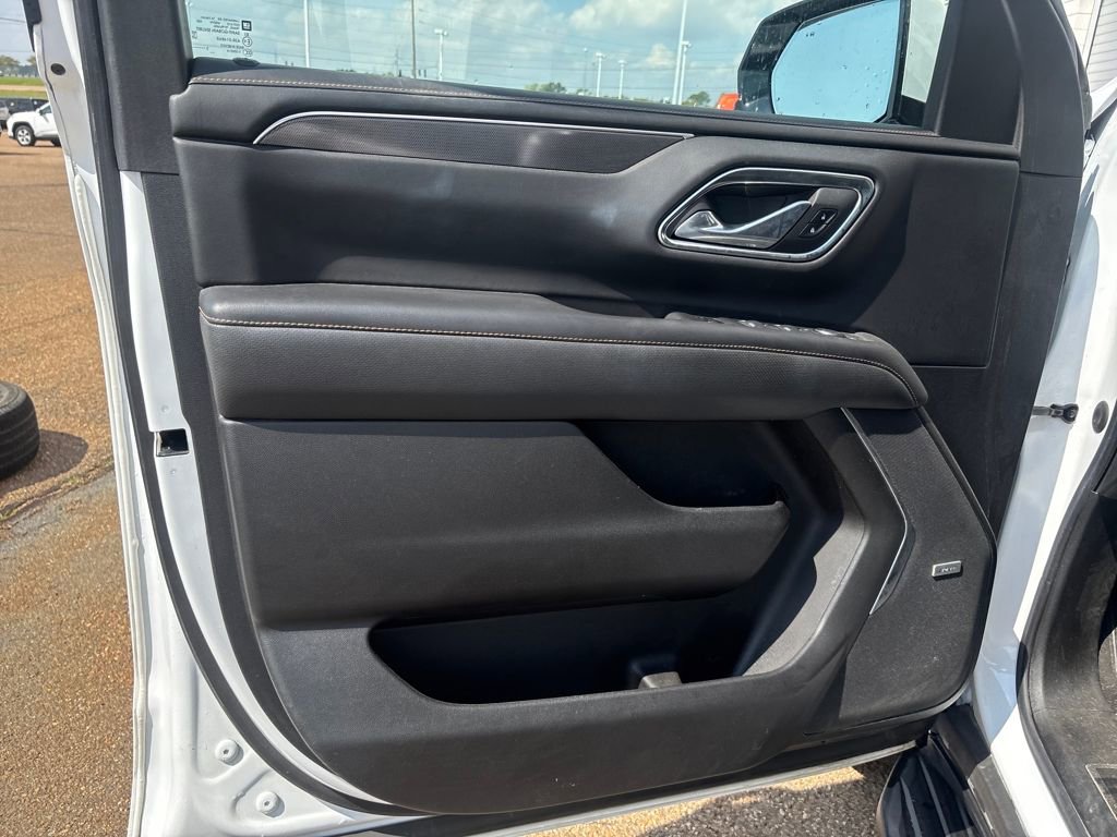 Used 2021 GMC Yukon XL AT4 w/ Rear Media and Nav Package image 7
