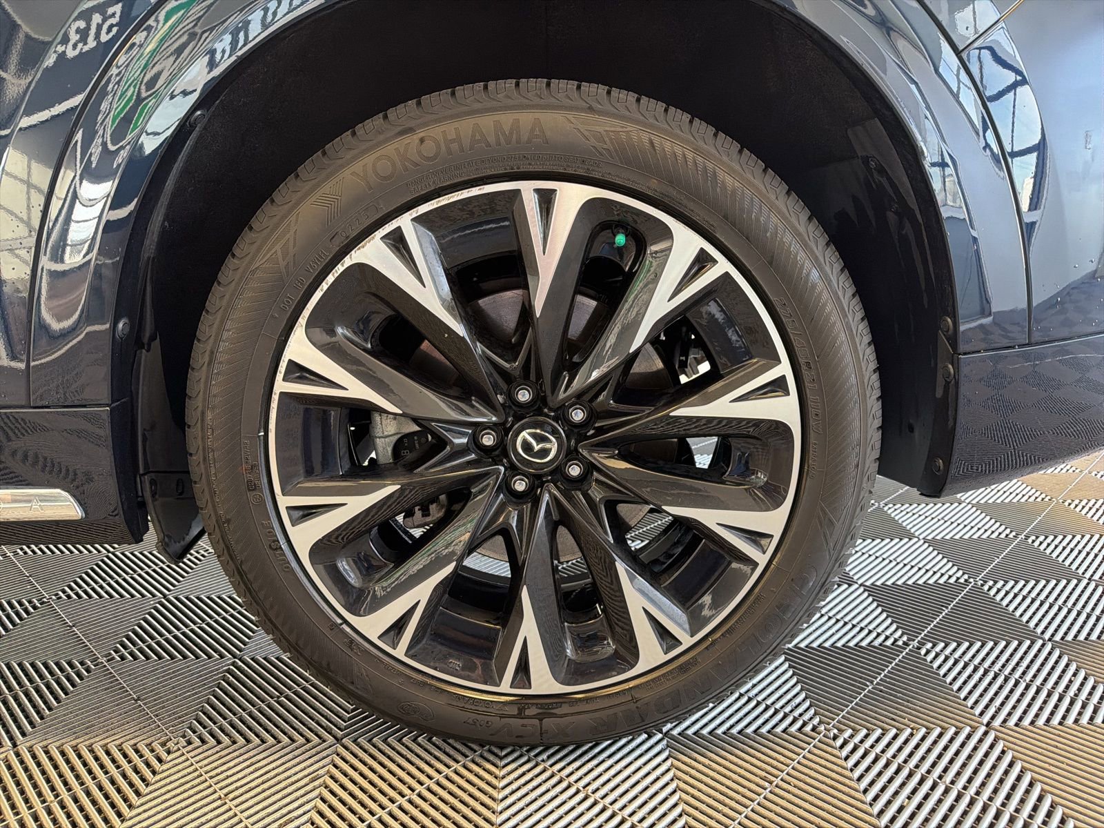 Used 2024 MAZDA CX-90 3.3 Turbo S w/ Premium Package image 9