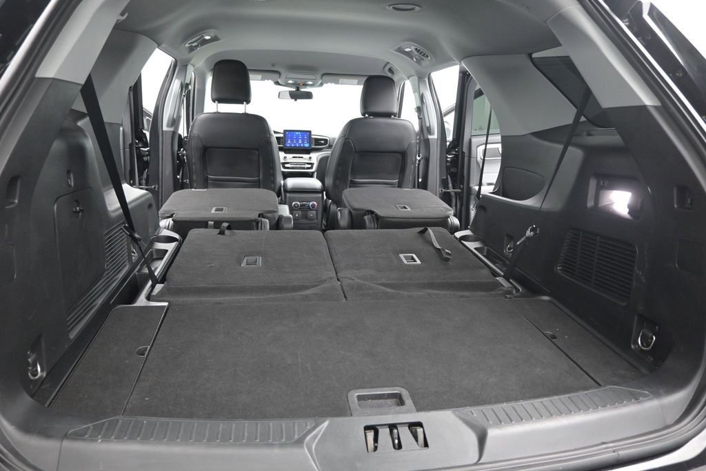 Used 2022 Ford Explorer XLT w/ Equipment Group 202A RWD image 24