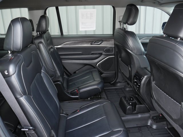 Used 2022 Jeep Grand Cherokee L Limited image 27