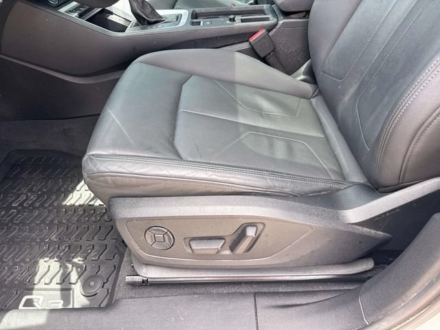 Used 2020 Audi Q3 2.0T Premium w/ Convenience Package AWD/4WD image 24