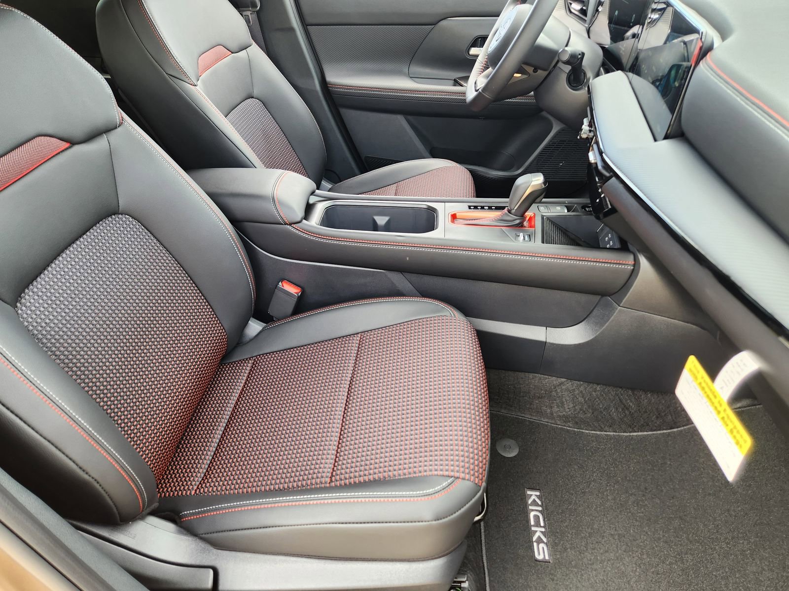 New 2026 Nissan Kicks SR w/ Illumination Package image 14