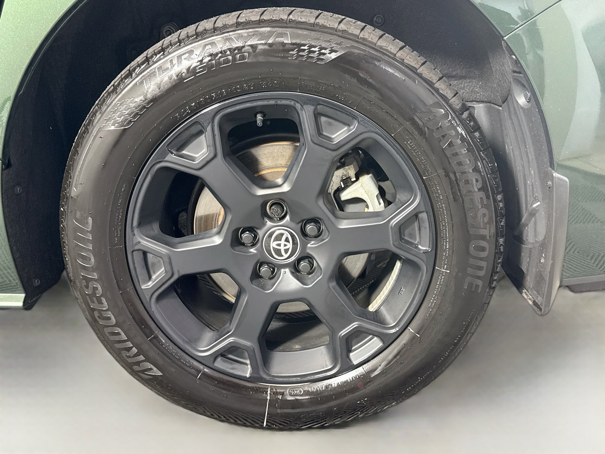 Certified 2025 Toyota Sienna XLE Woodland Edition AWD/4WD image 33