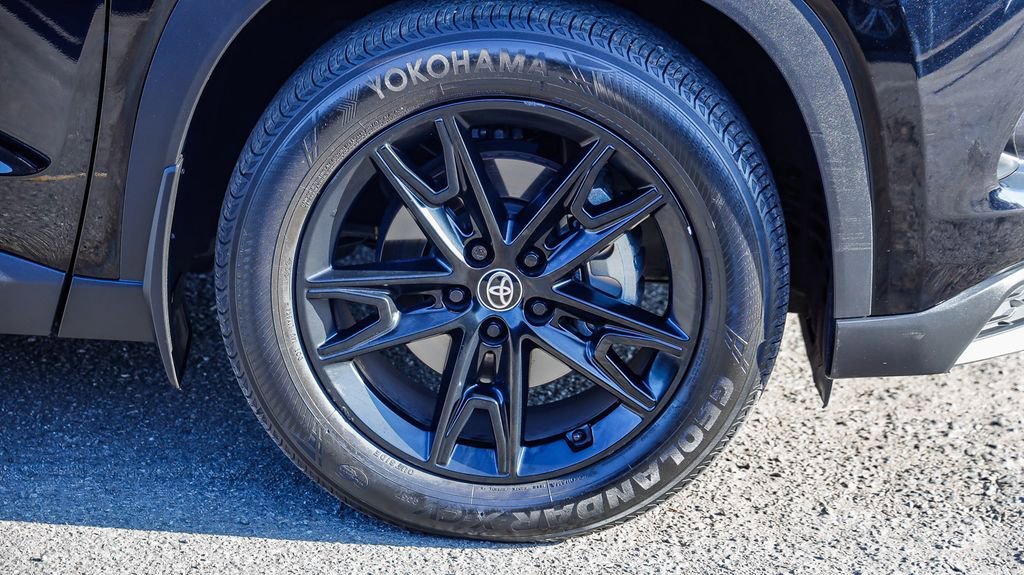 Used 2024 Toyota Grand Highlander AWD Hybrid image 11