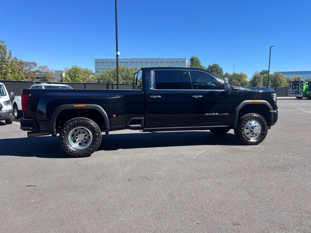 Used 2026 GMC Sierra 3500 Denali Ultimate AWD/4WD image 8