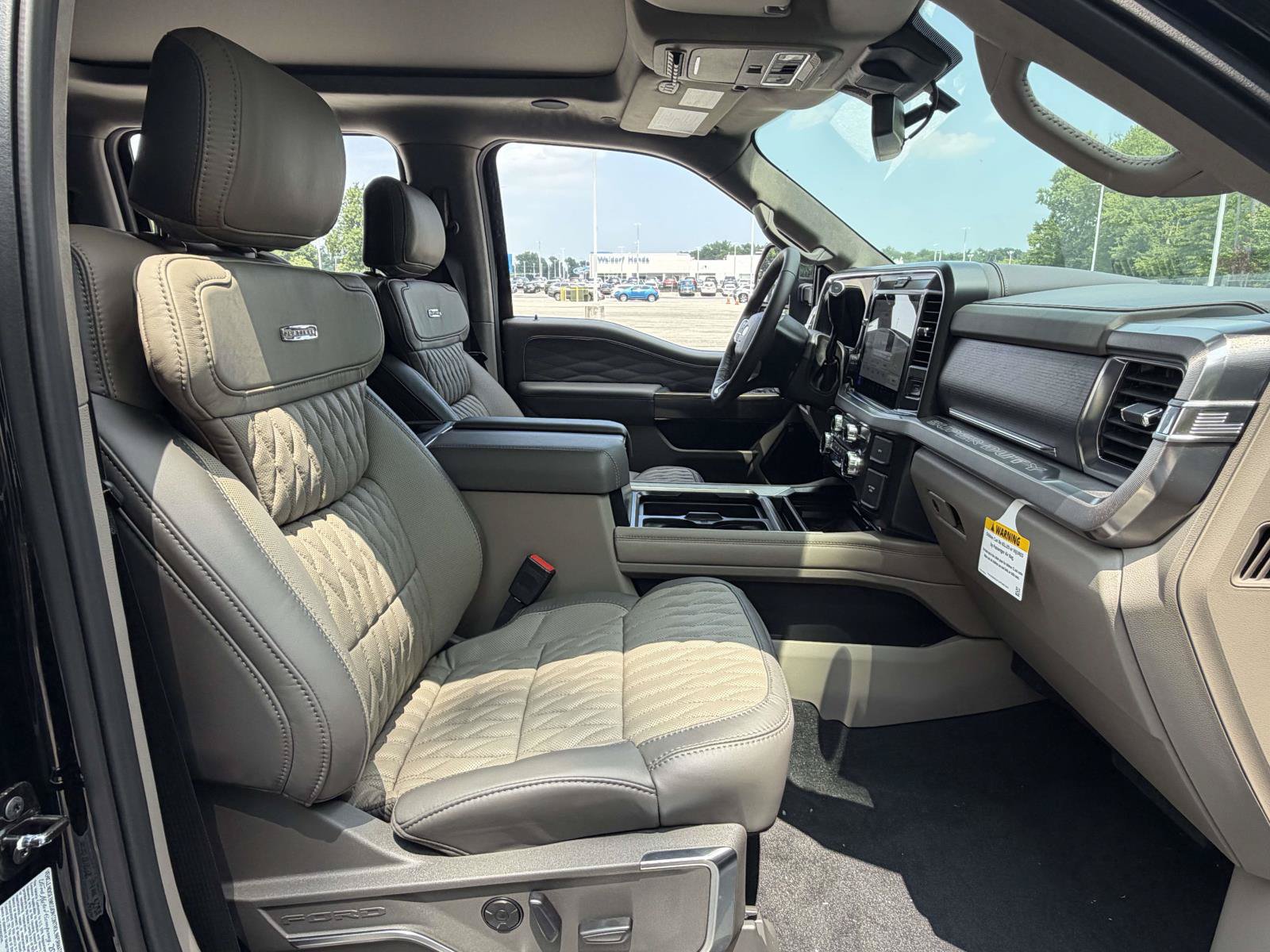 New 2026 Ford F350 Platinum w/ Platinum Plus Package AWD/4WD image 28