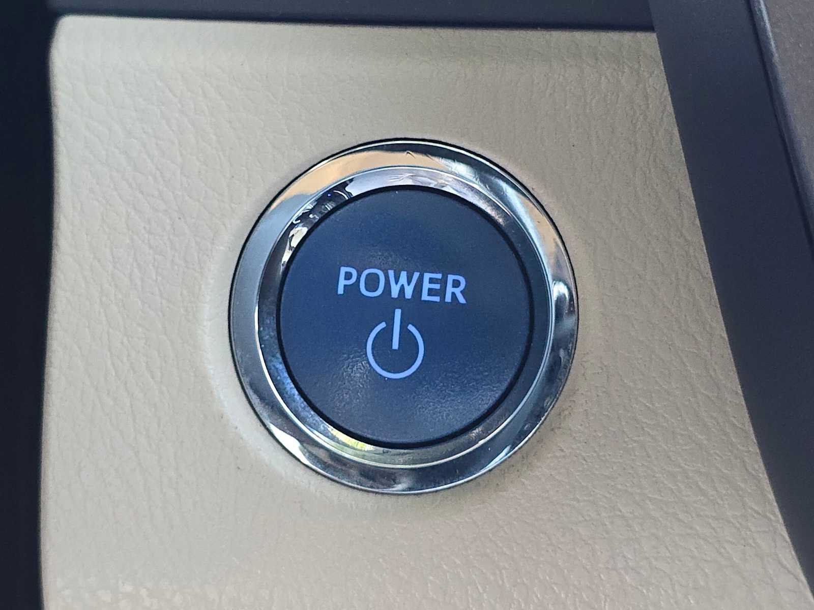 Used 2020 Toyota Camry XLE w/ Driver Assist Package FWD image 32