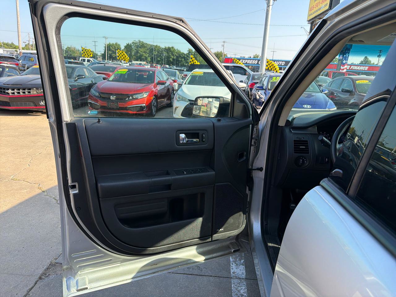 Used 2017 Ford Flex SE FWD image 9
