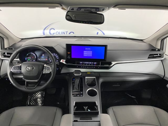 Certified 2025 Toyota Sienna XLE FWD image 15