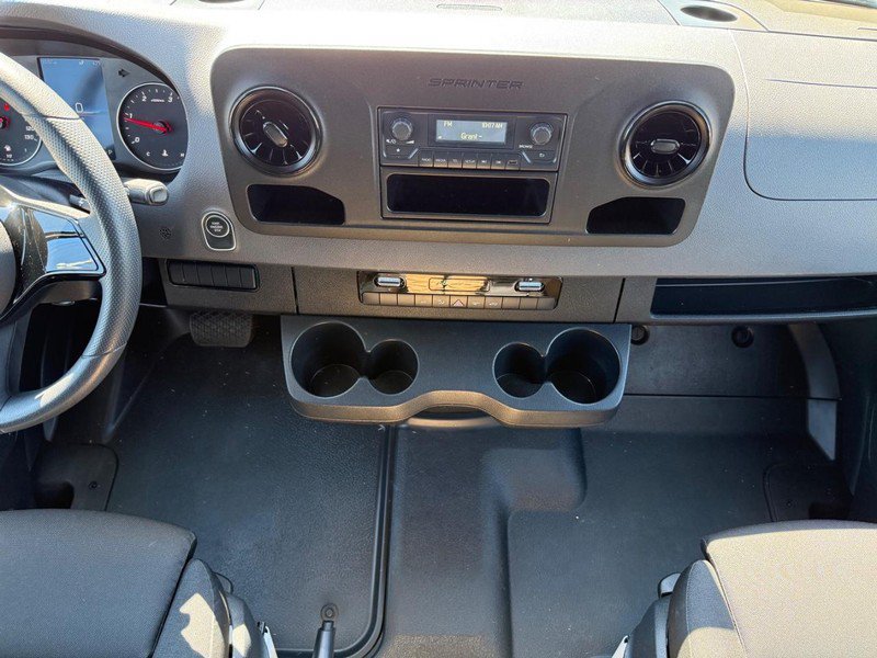Used 2025 Mercedes-Benz Sprinter 2500 image 11