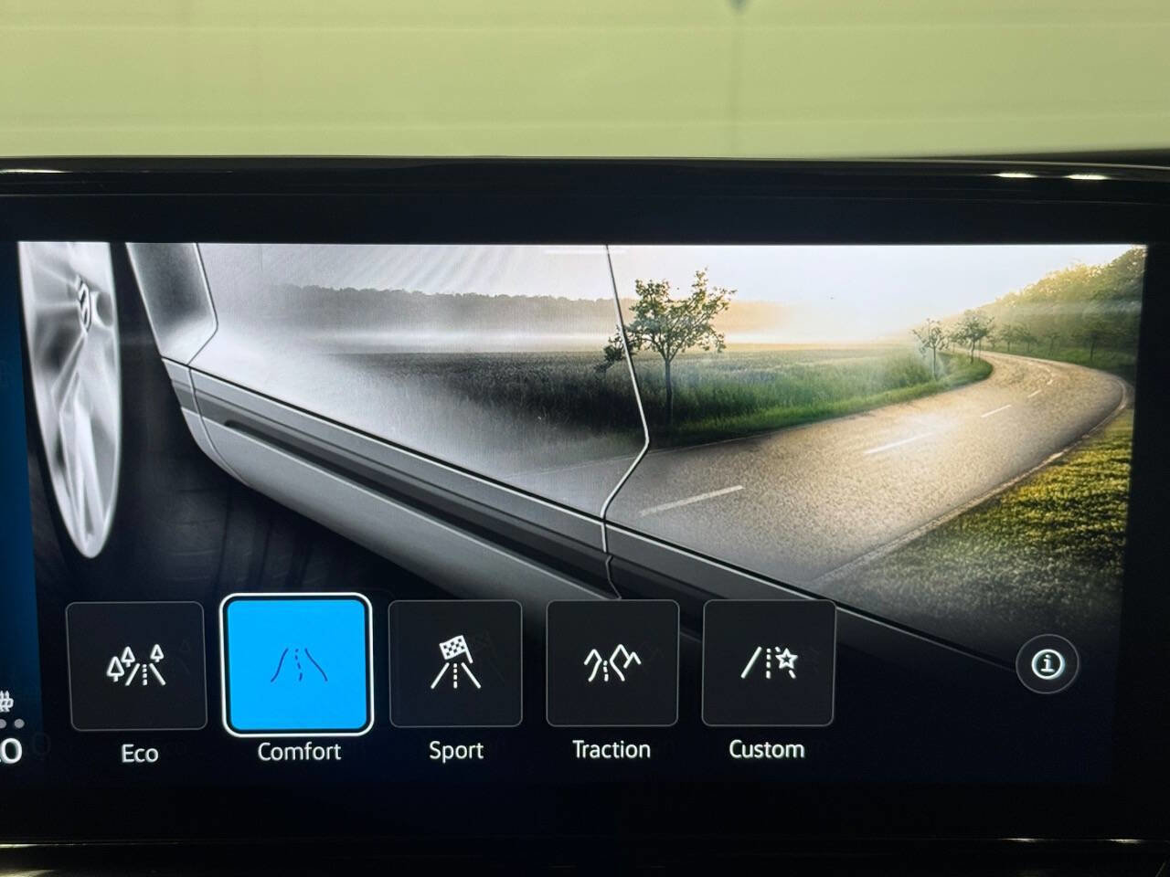 Used 2023 Volkswagen ID.4 S image 46