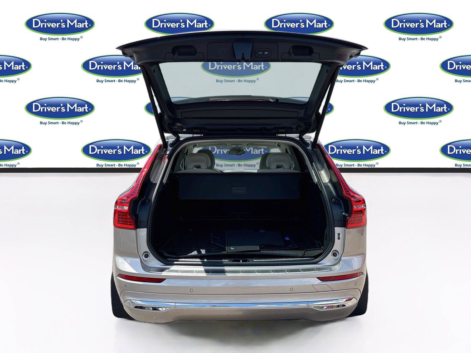 Used 2023 Volvo XC60 B5 Plus AWD/4WD image 24