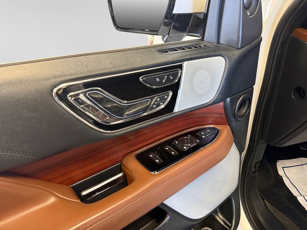 Used 2023 Lincoln Navigator Reserve AWD/4WD image 19
