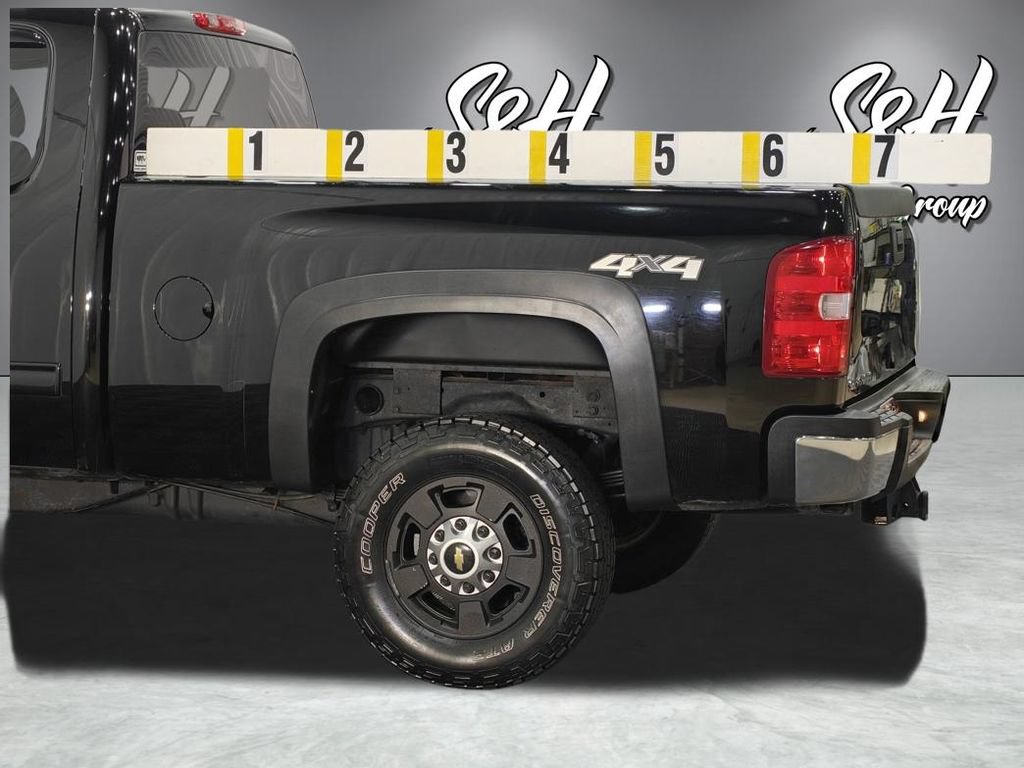 Used 2011 Chevrolet Silverado 2500 LT w/ Snow Plow Prep Package AWD/4WD image 23