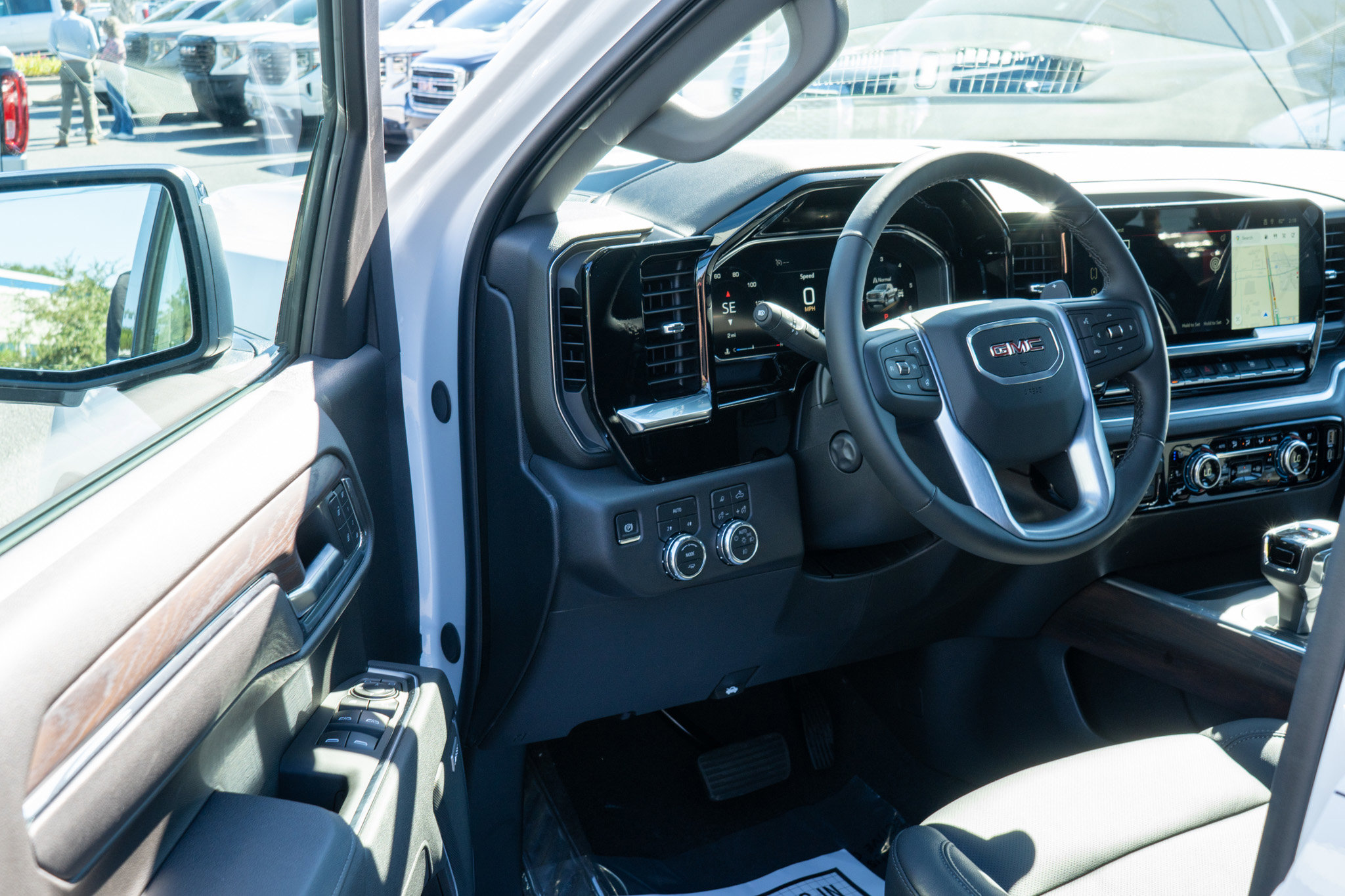 New 2026 GMC Sierra 1500 SLT w/ SLT Premium Package image 10