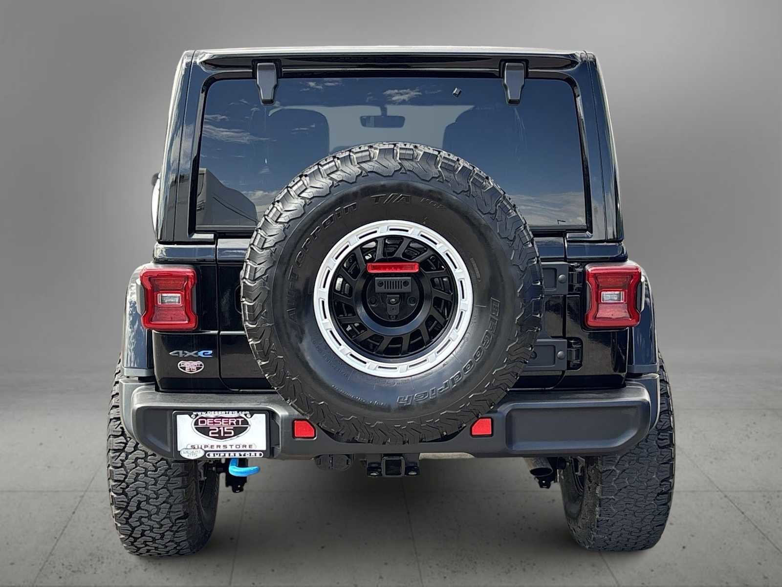 Used 2023 Jeep Wrangler Unlimited Rubicon 4xe w/ Cold Weather Group AWD/4WD image 8