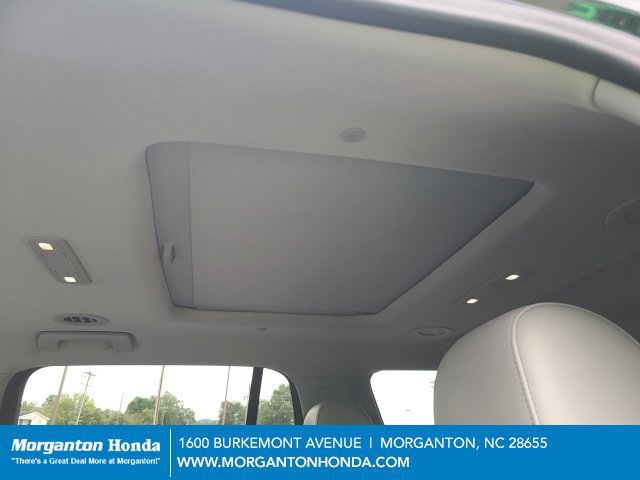 Used 2020 GMC Acadia SLT w/ LPO, Floor Liner Package FWD image 22