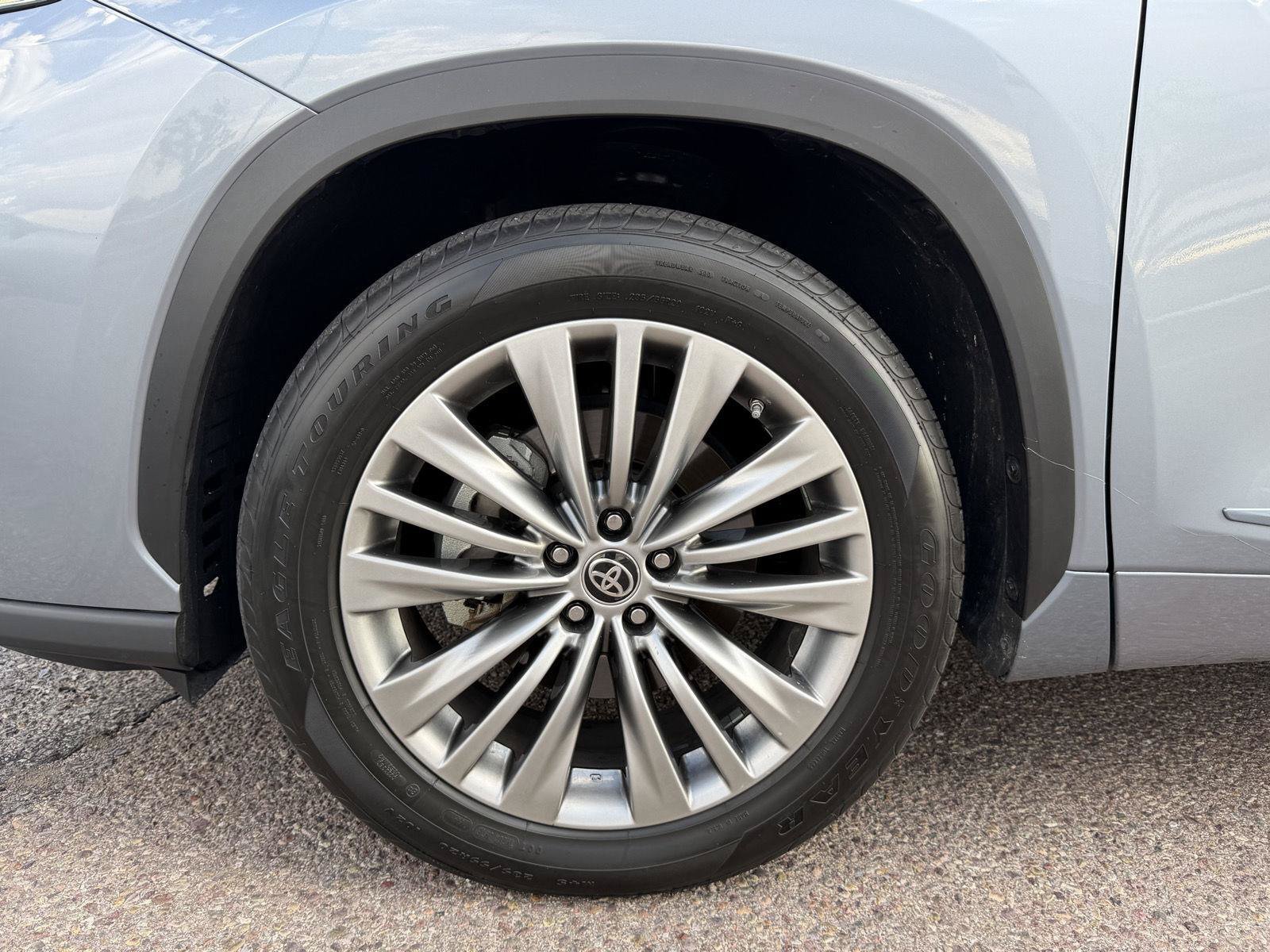Used 2021 Toyota Highlander Platinum FWD image 41