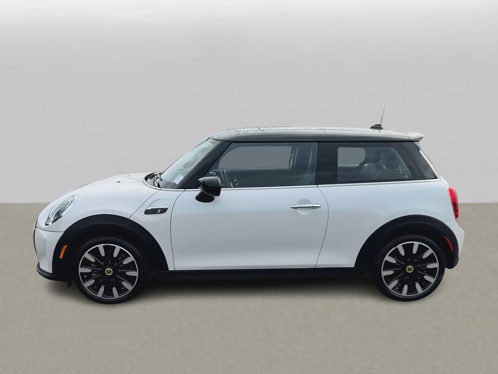 Used 2024 MINI Cooper SE FWD image 5